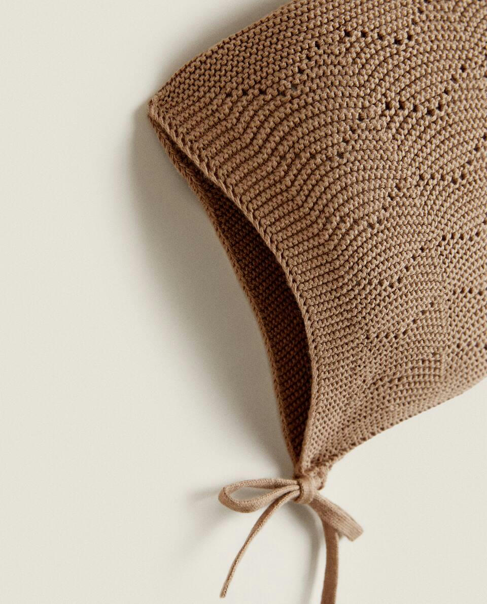 BONNET WITH OPENWORK