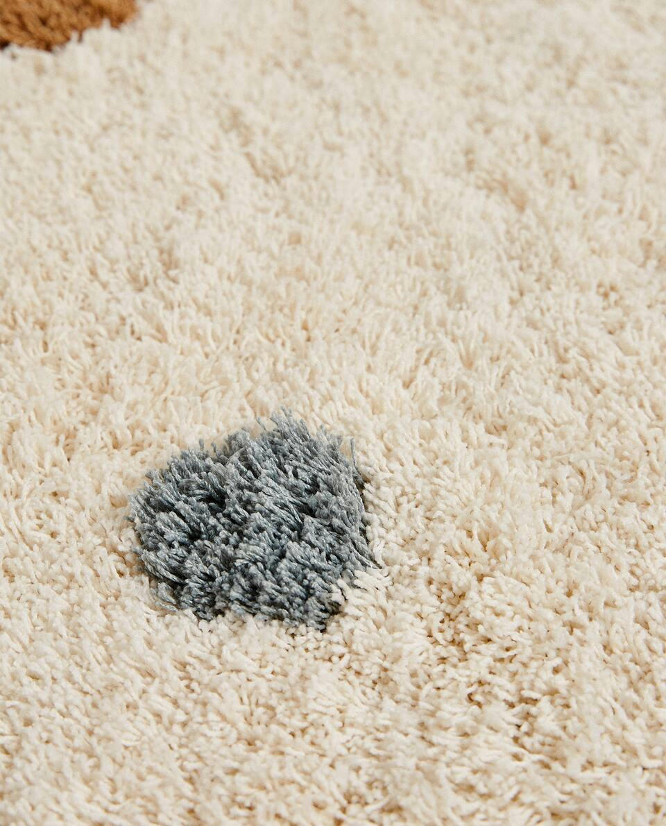 MULTICOLOURED DOTTED RUG