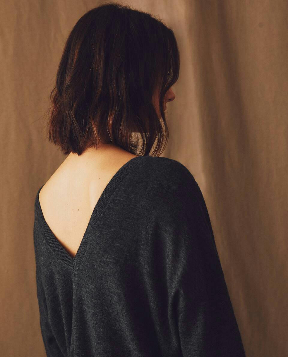 FINE CASHMERE SWEATER
