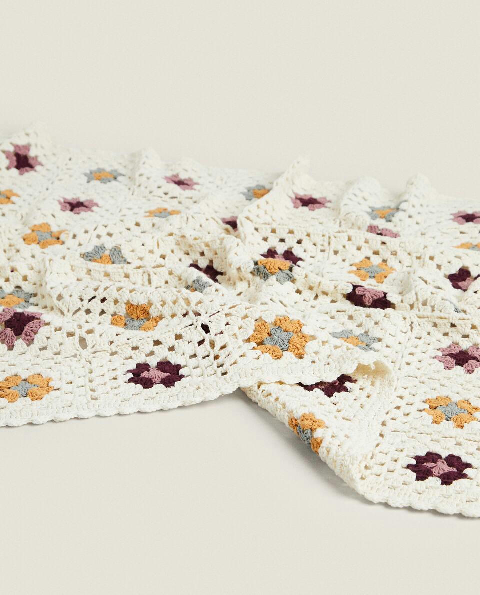 CHILDREN’S FLORAL CROCHET BLANKET