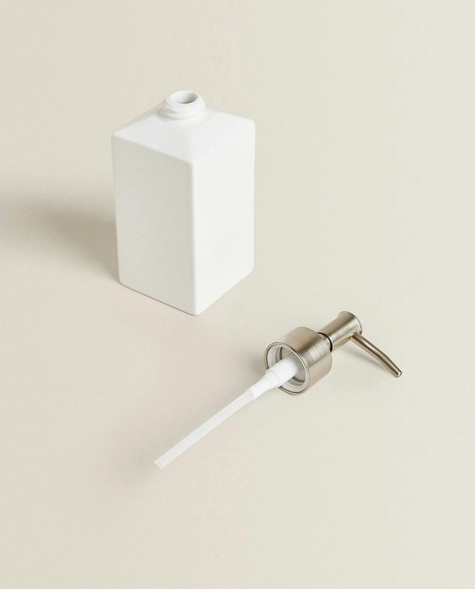 WHITE EARTHENWARE BATHROOM SET