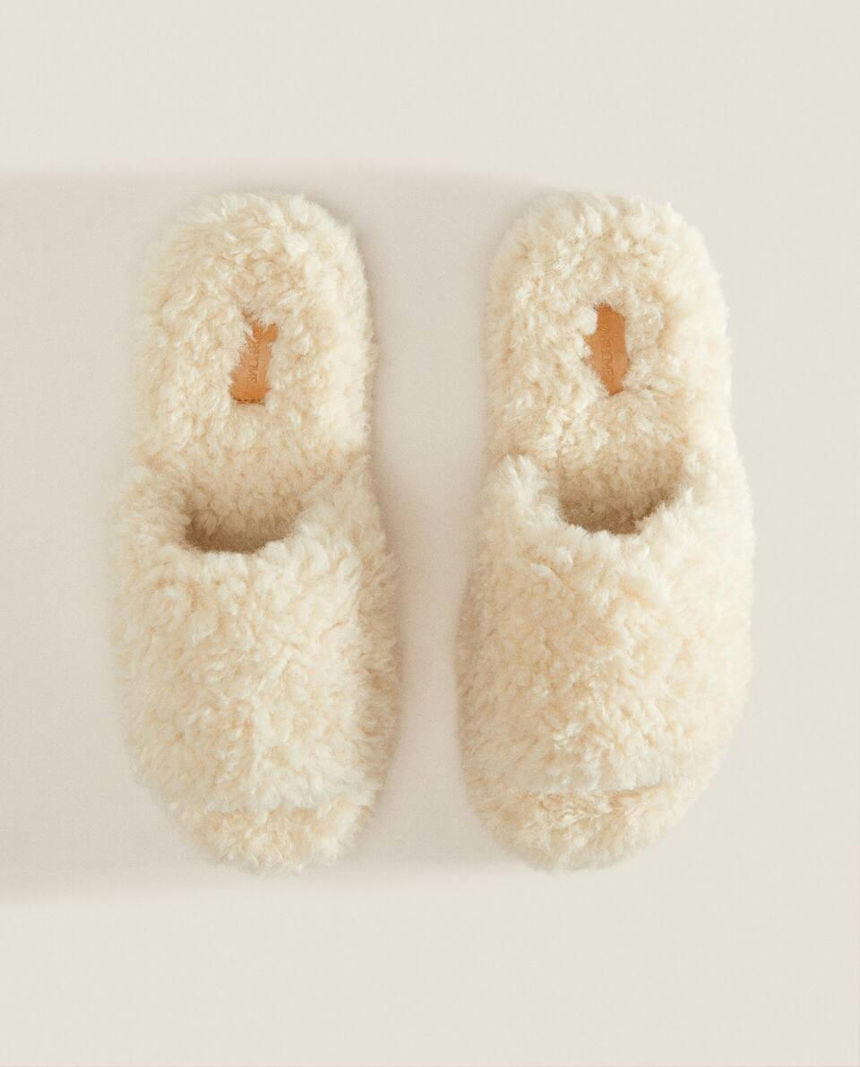 FAUX FUR PLATFORM SLIDER SLIPPERS