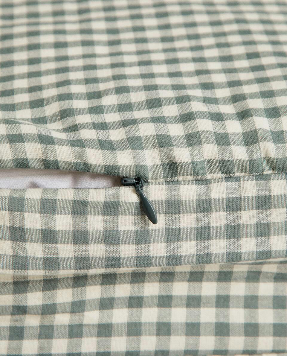 CHILDREN’S GINGHAM CHANGING MAT