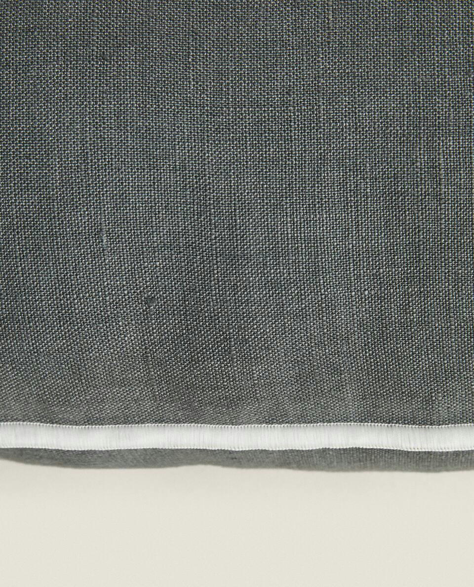 CUSHION COVER WITH OVERLOCK