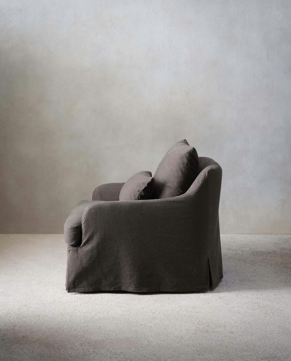ARMCHAIR 01