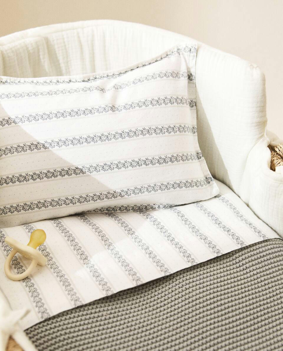 STRIPED LINEN MINI COT SET WITH FLOWERS