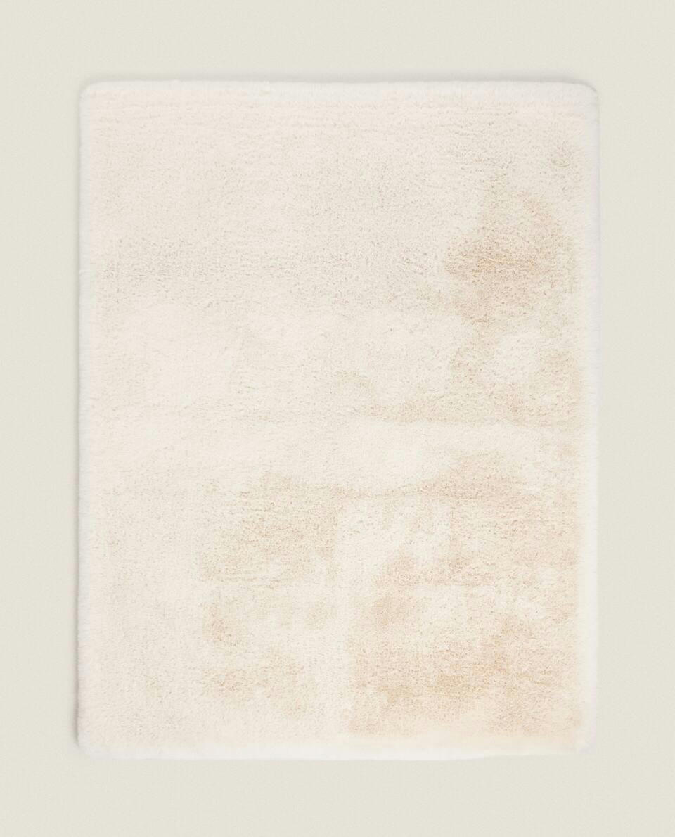 PLAIN FAUX FUR RUG