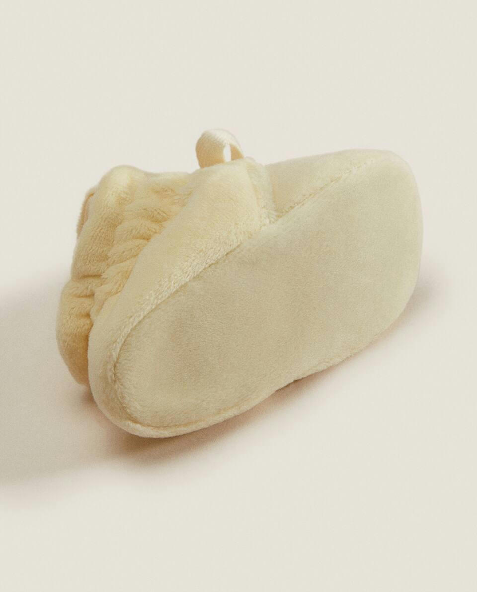 VELVET BOOTIES WITH BOW