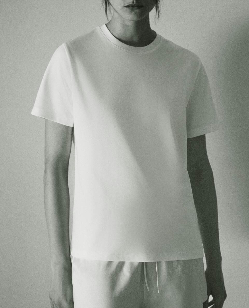 WOMEN’S WHITE T-SHIRT