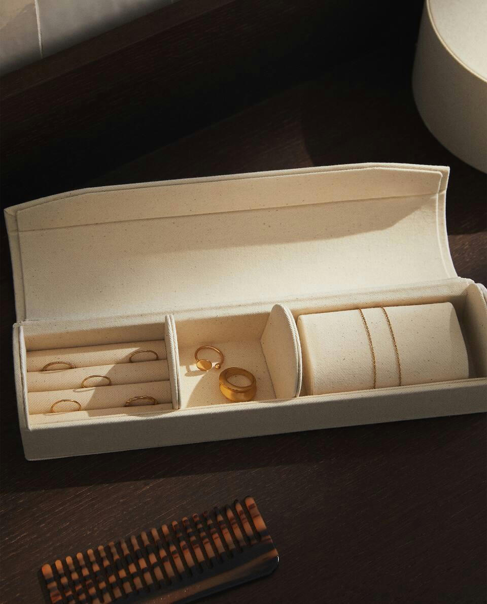 RECTANGULAR UPHOLSTERED JEWELLERY BOX