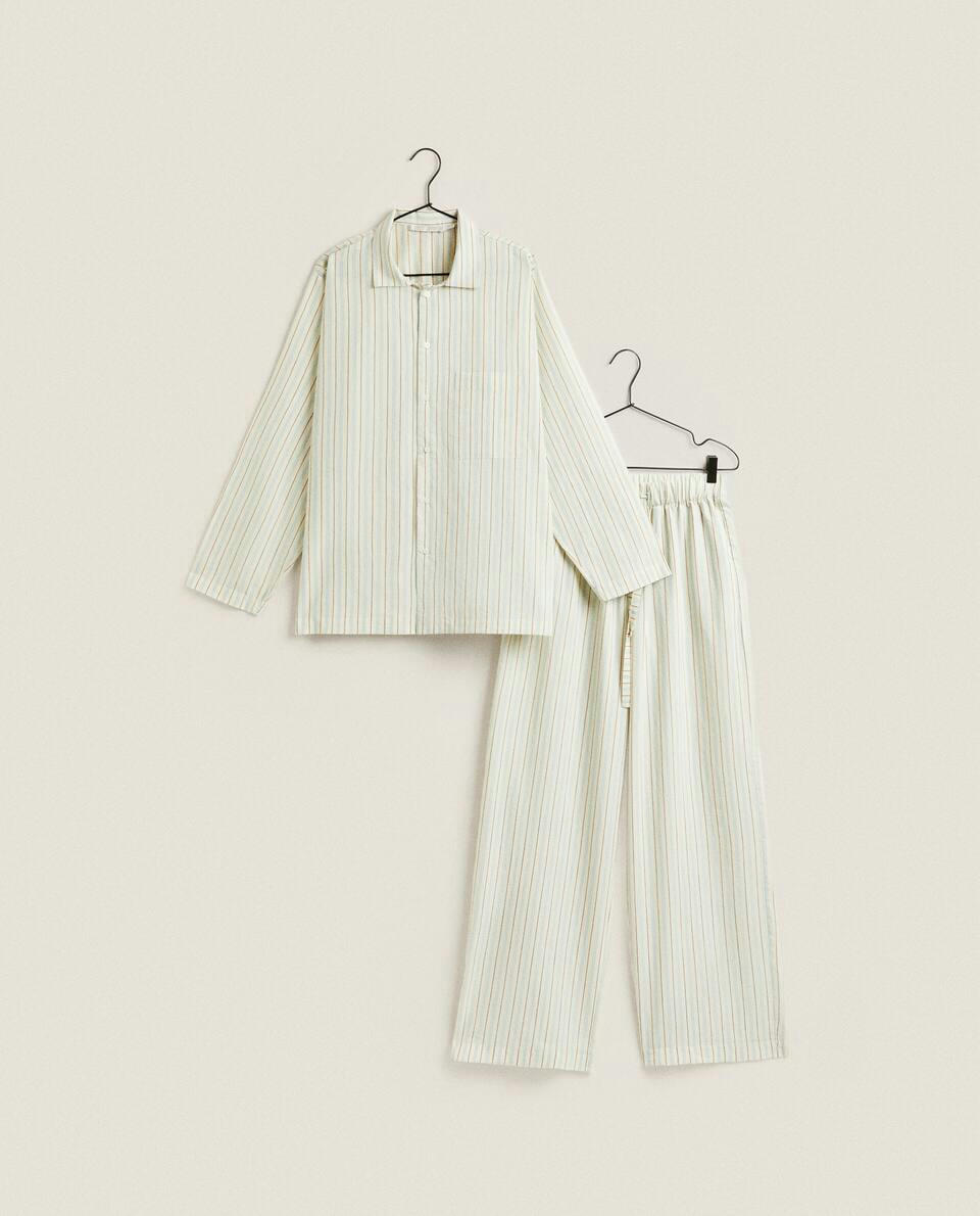 TROUSERS WITH THIN STRIPES