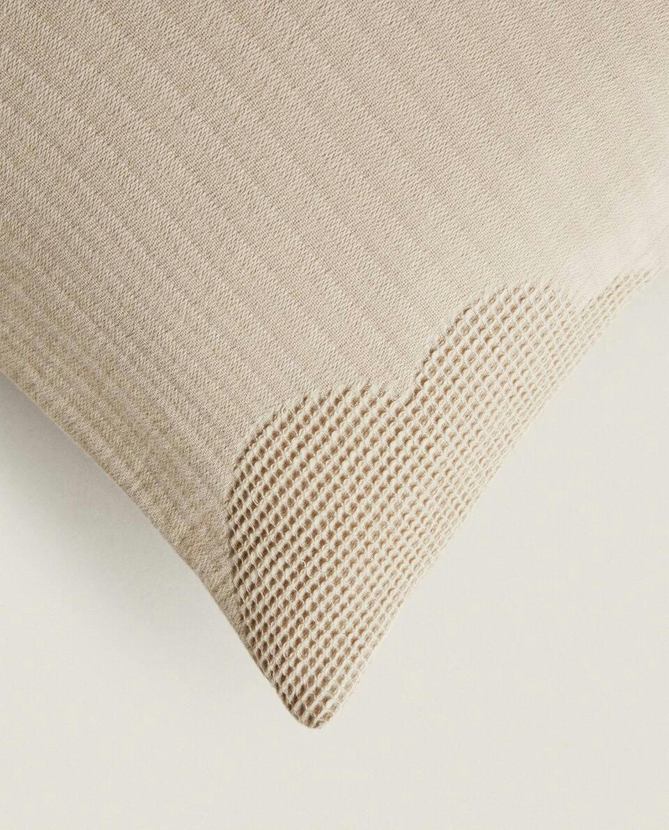 CLOUD PATTERN CUSHION COVER