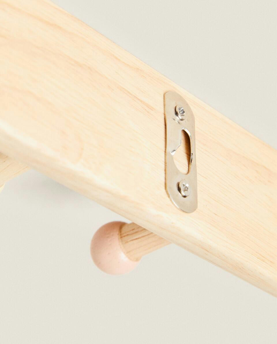 MULTICOLOURED WALL HANGER