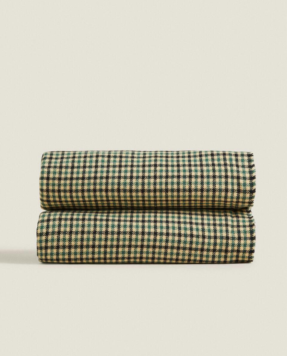 CHECKED BLANKET