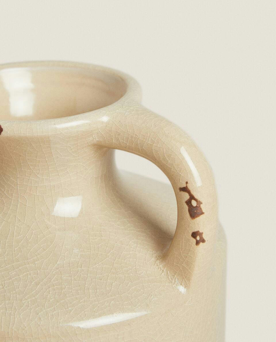 CERAMIC VASE WITH HANDLES