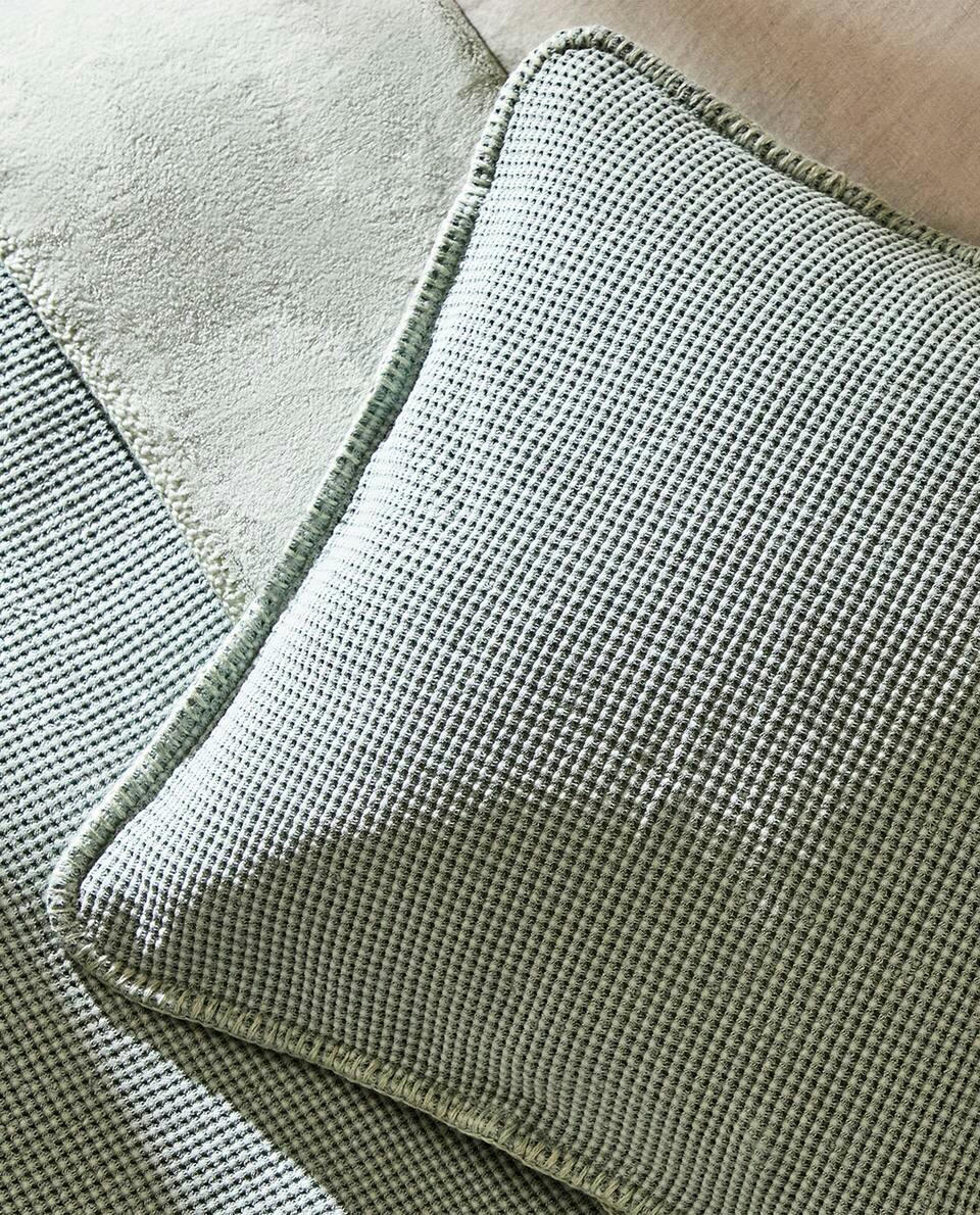 TEXTURED WAFFLE-KNIT CUSHION COVER