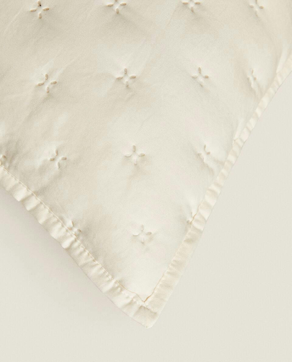 QUILTED DOTTED CUSHION COVER