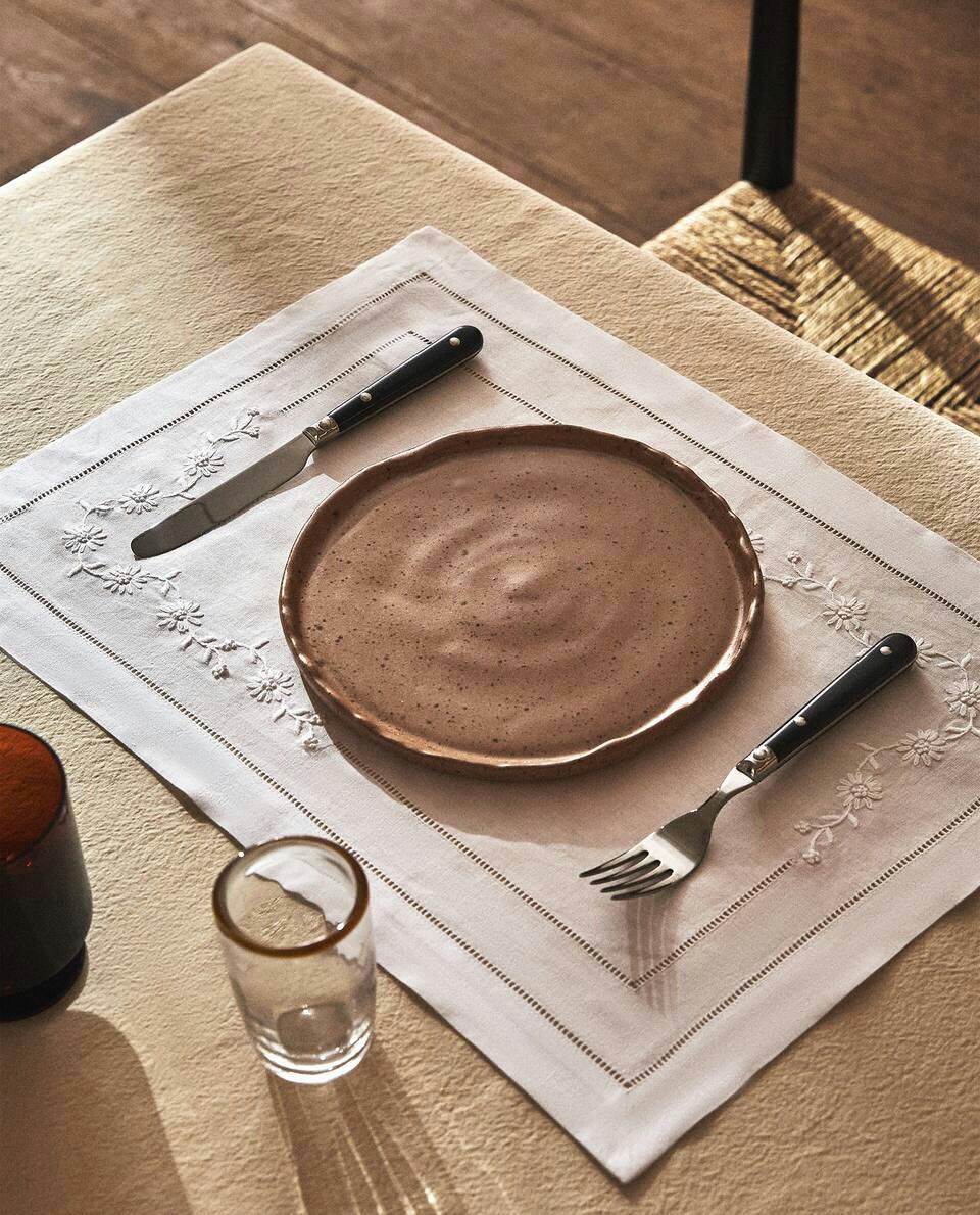EMBROIDERED PLACEMAT