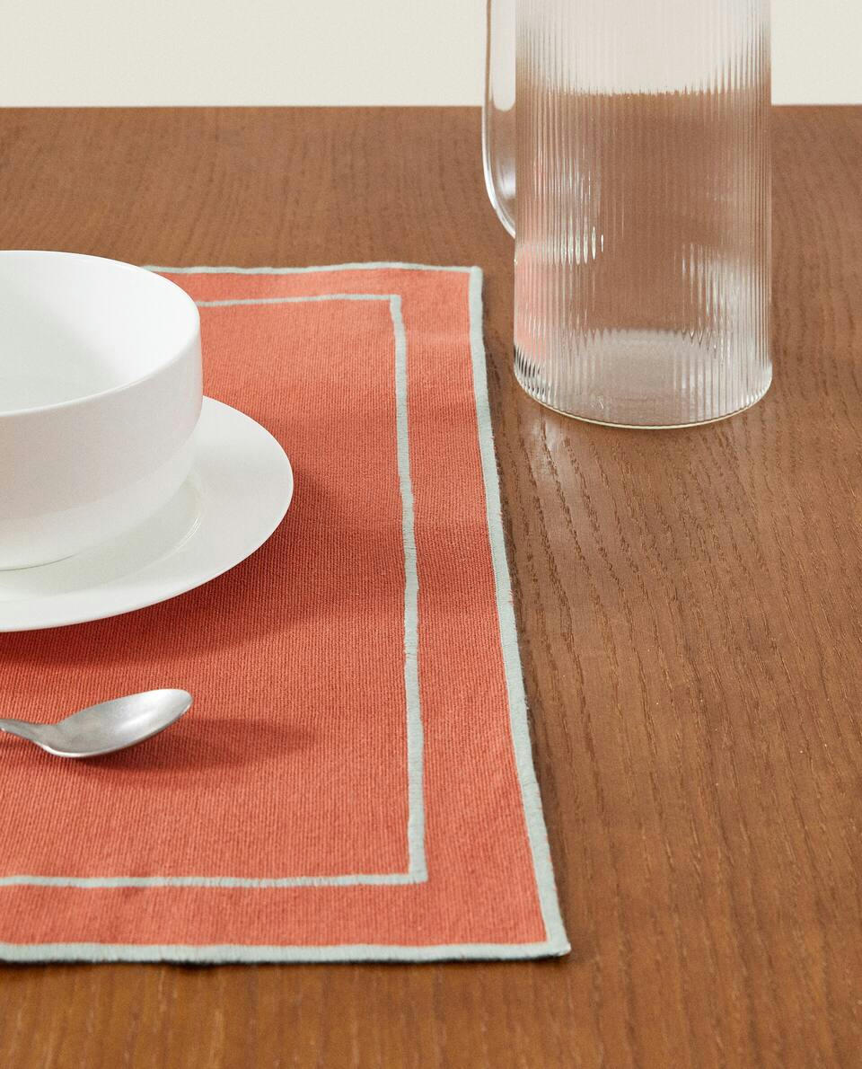 EMBROIDERED COTTON PLACEMAT