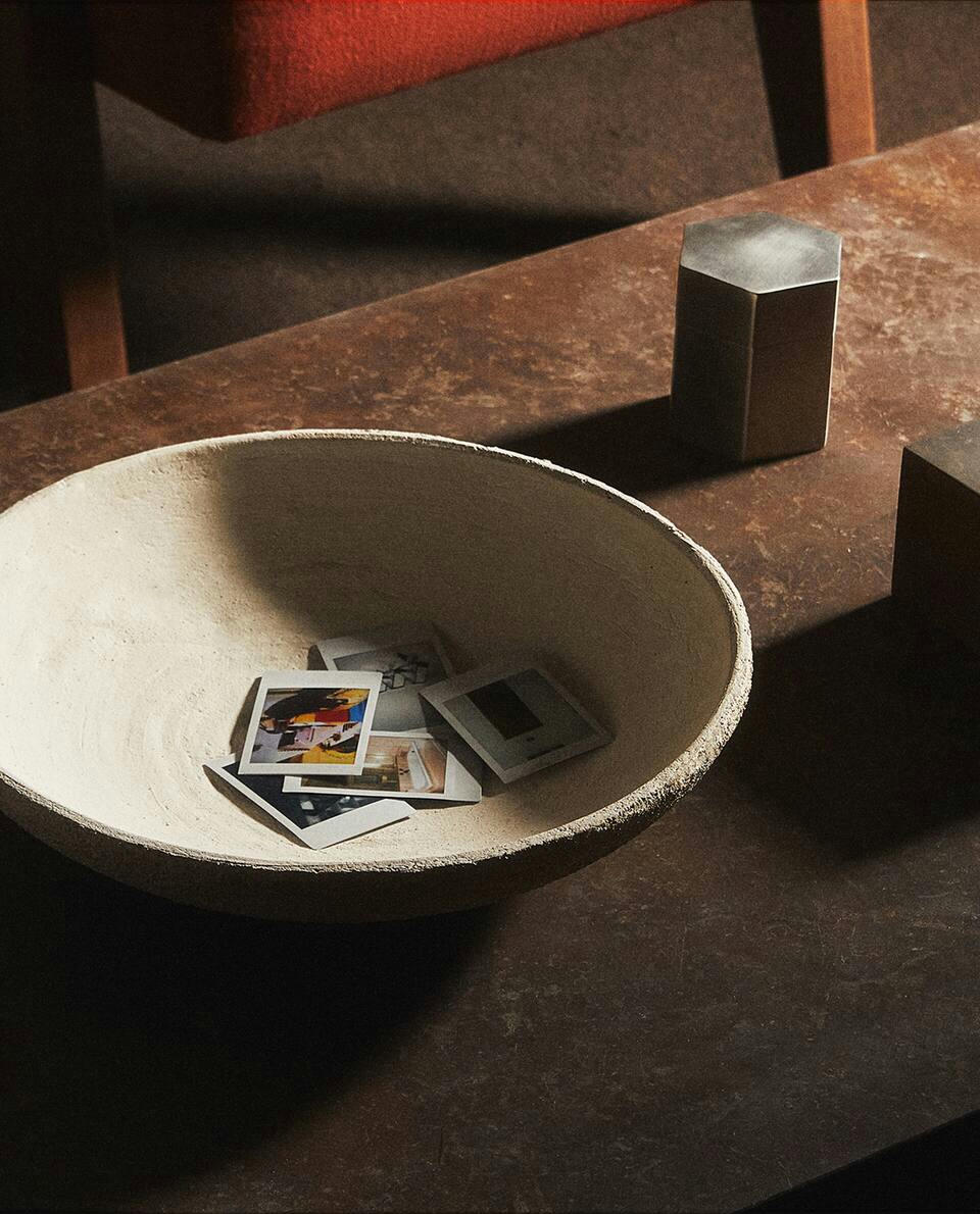 ROUGH-TEXTURE CERAMIC TRAY