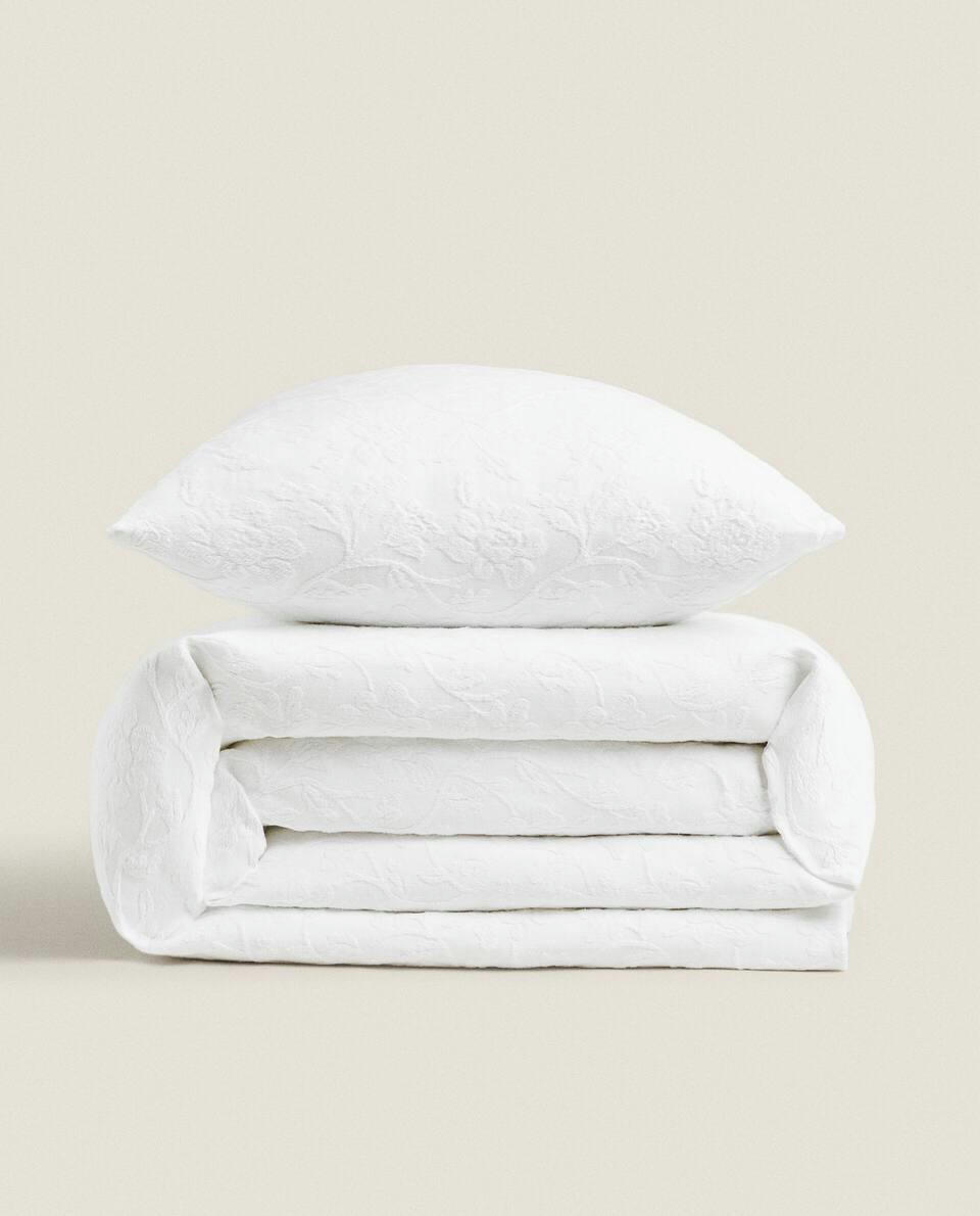 BEDSPREAD WITH FLORAL EMBROIDERY