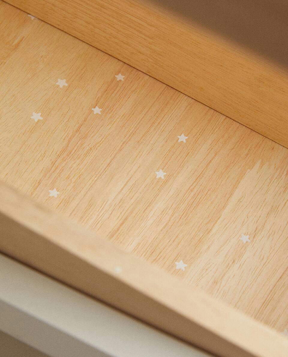 KIDS’ DRAWER SHELVES