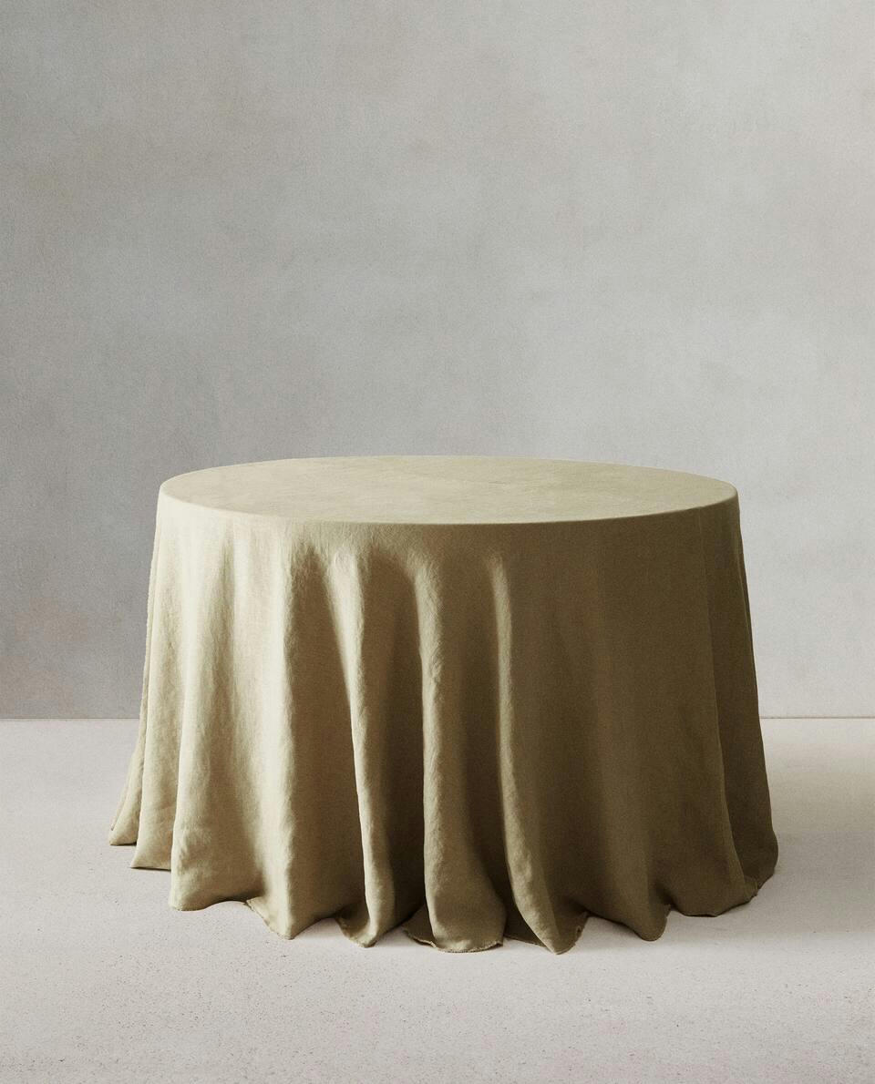 TABLECLOTH 01