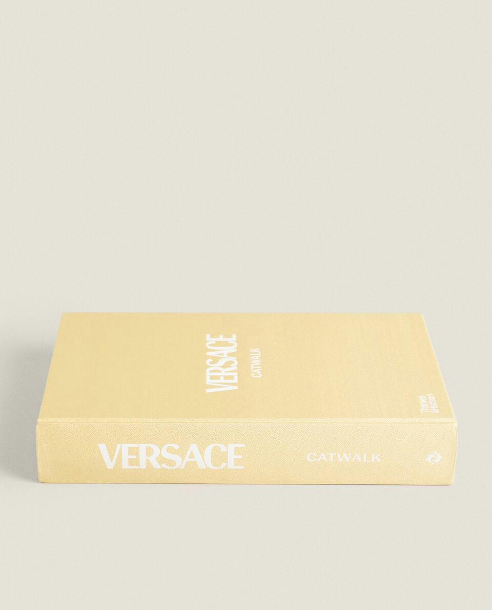 VERSACE CATWALK BOOK