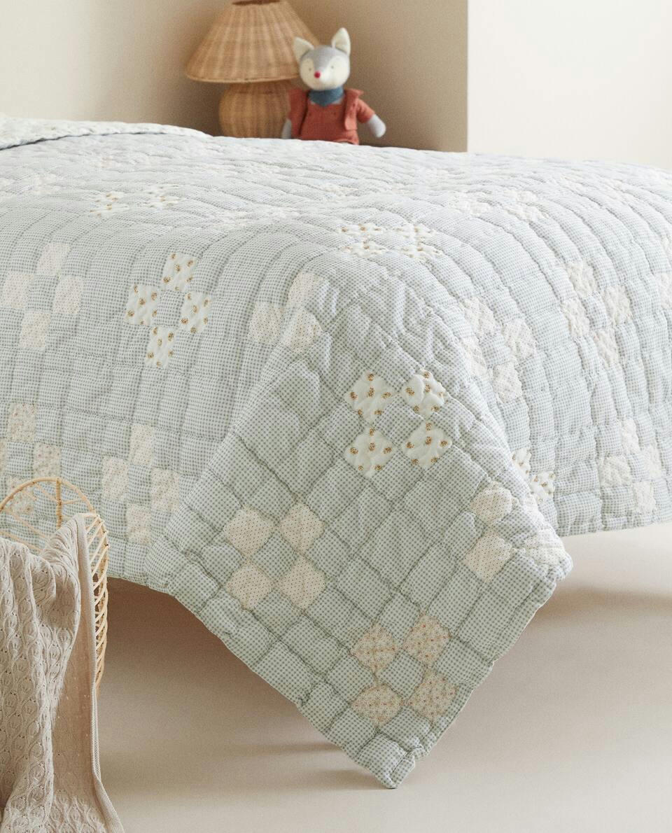 FLORAL PATCHWORK QUILT