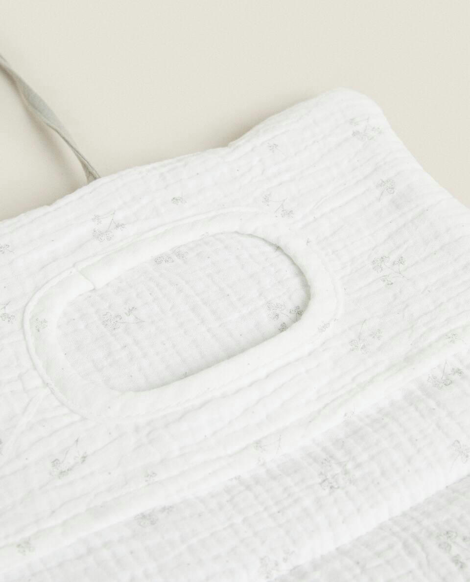 MUSLIN CLOVER BABY WIPE HOLDER