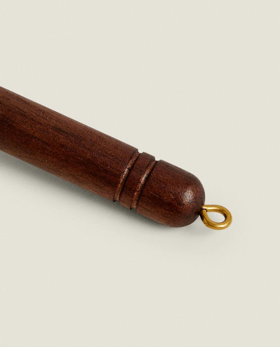 WOOD AND METAL COLANDER