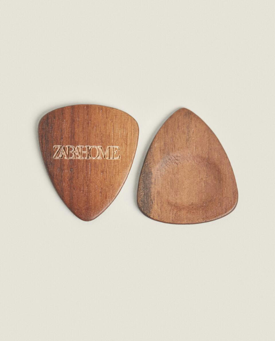 PACK OF WOODEN GUITAR PICKS (PACK OF 2)