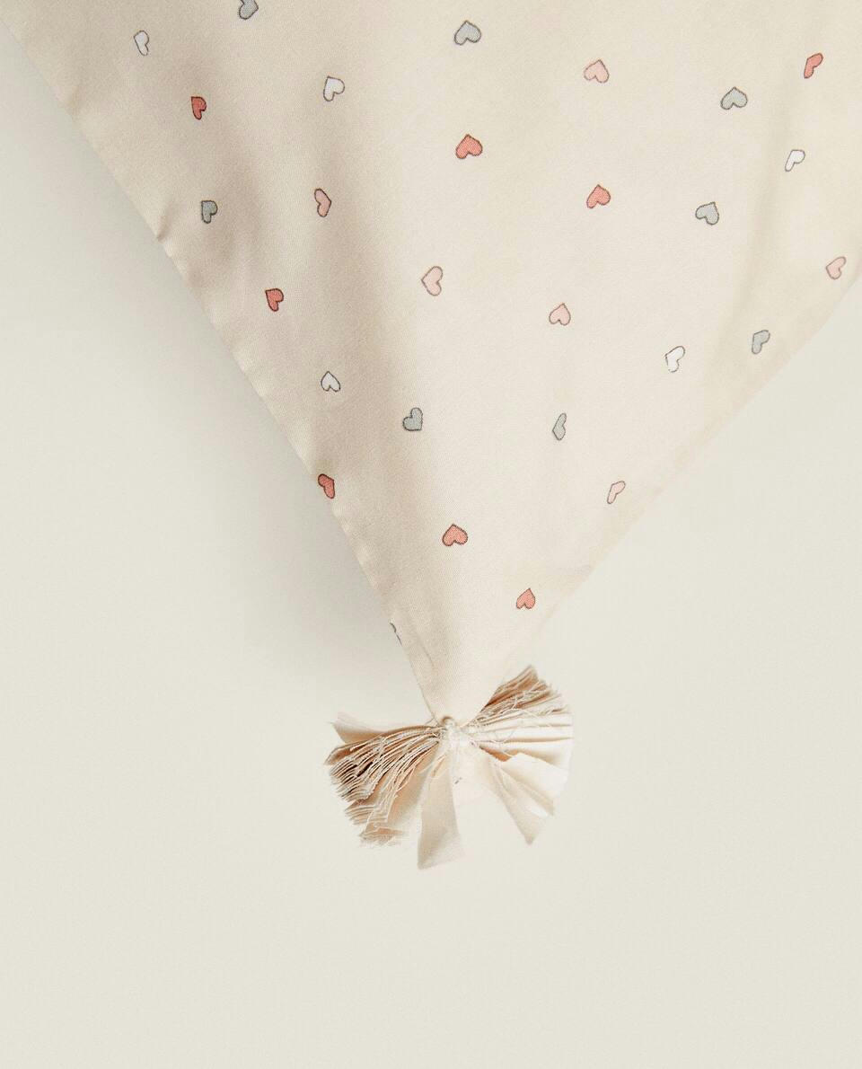 HEART PRINT PILLOWCASE