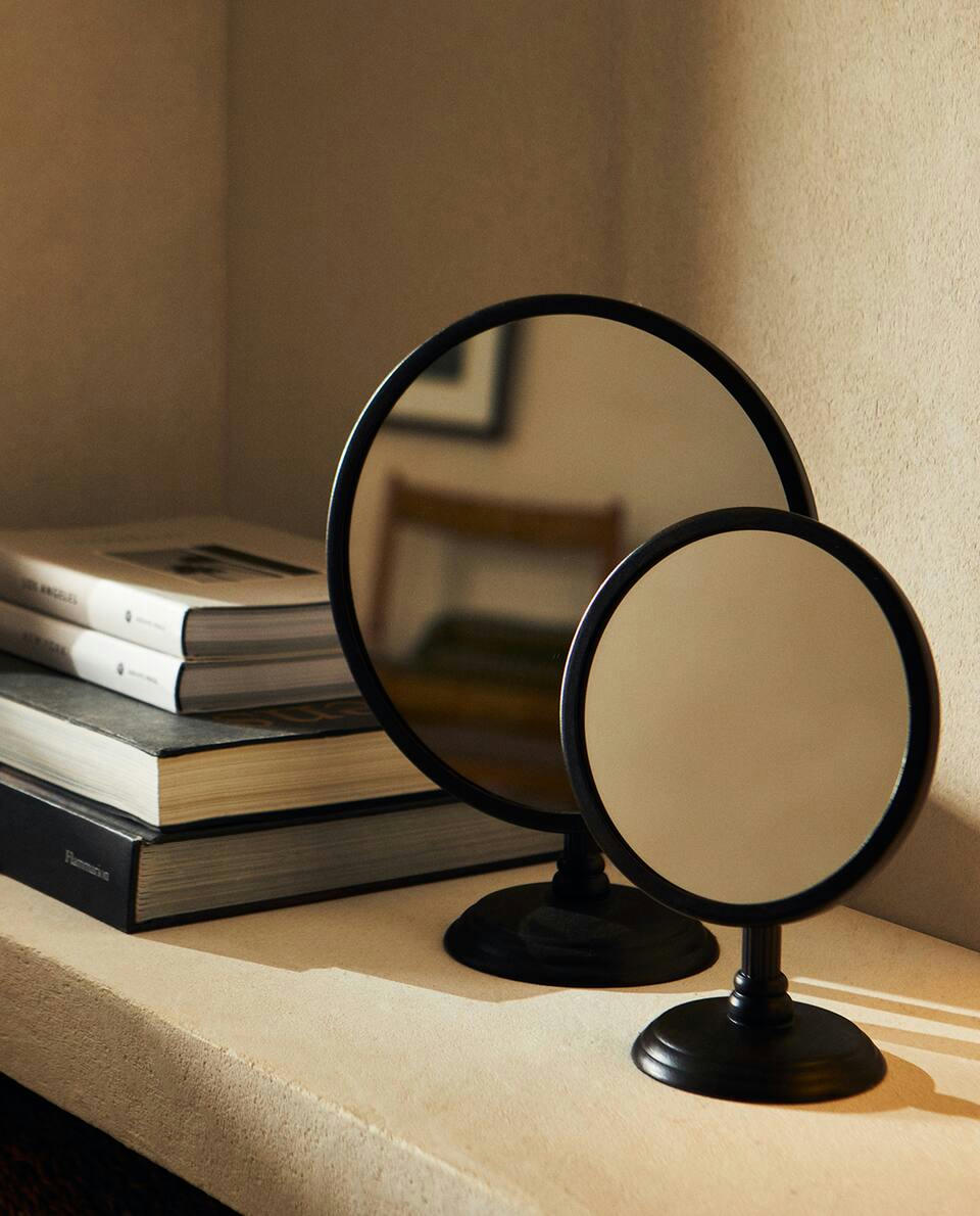 ROUND TABLE MIRROR