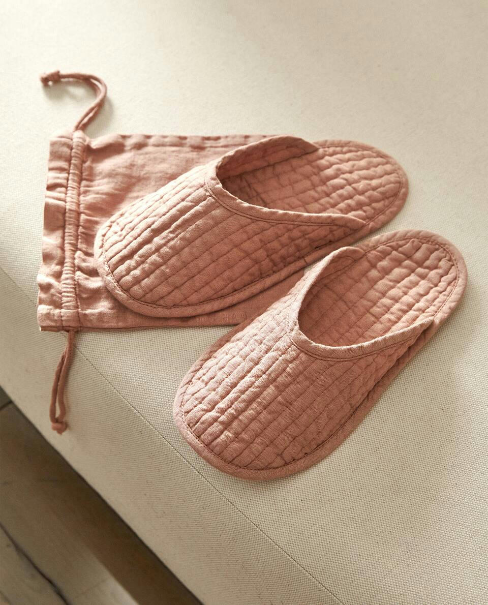 QUILTED LINEN SLIPPERS