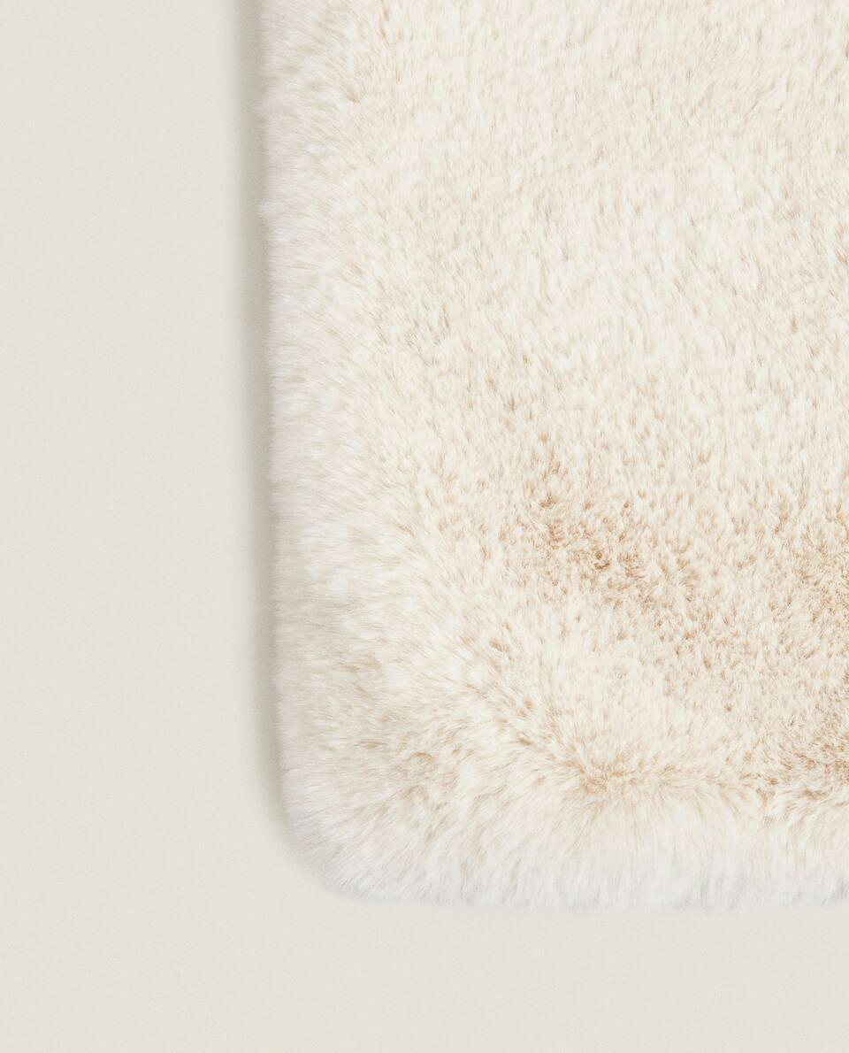 PLAIN FAUX FUR RUG