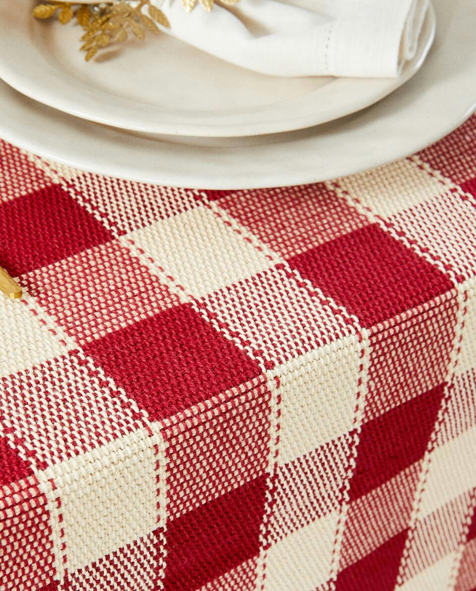 CHRISTMAS CHECK TABLE RUNNER