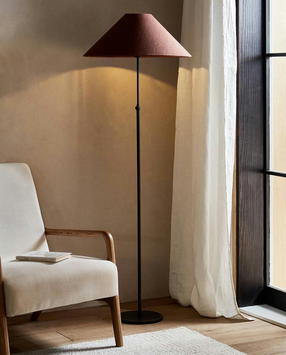 ADJUSTABLE FLOOR LAMP WITH LINEN LAMPSHADE