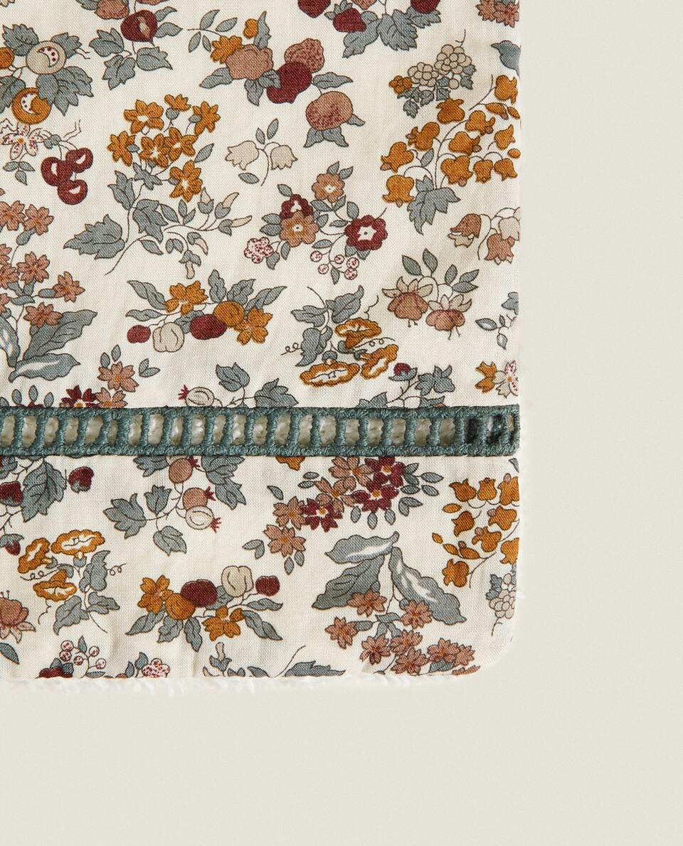 FLORAL PRINT FABRIC CHILDREN'S BIB