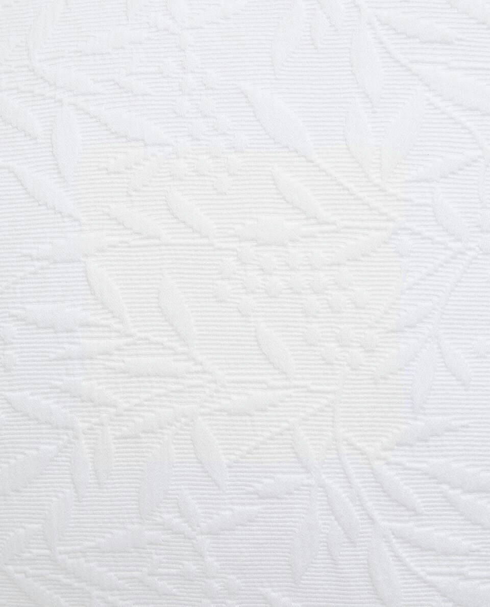 RUFFLE CUSHION COVER