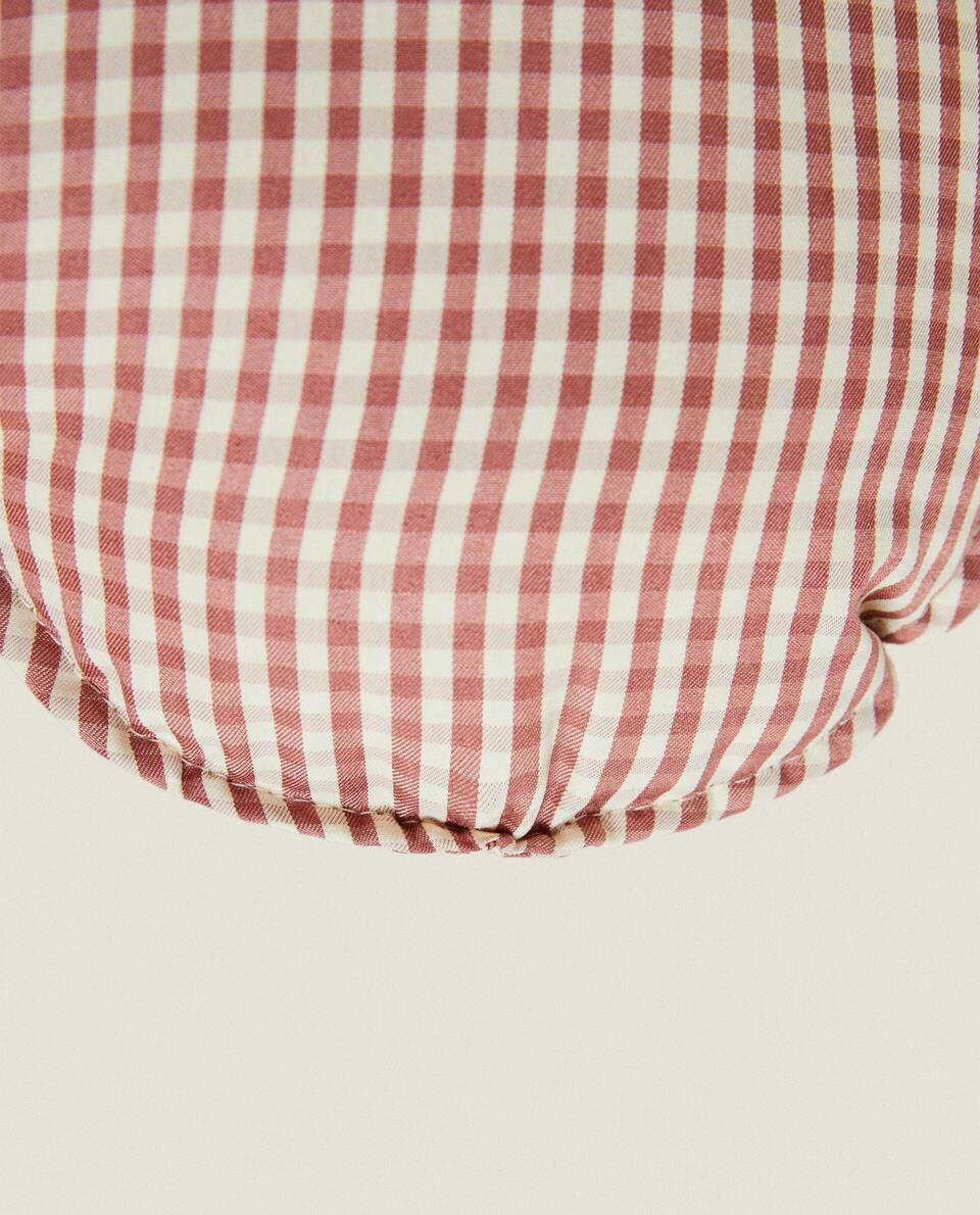 HEART-SHAPED CUSHION