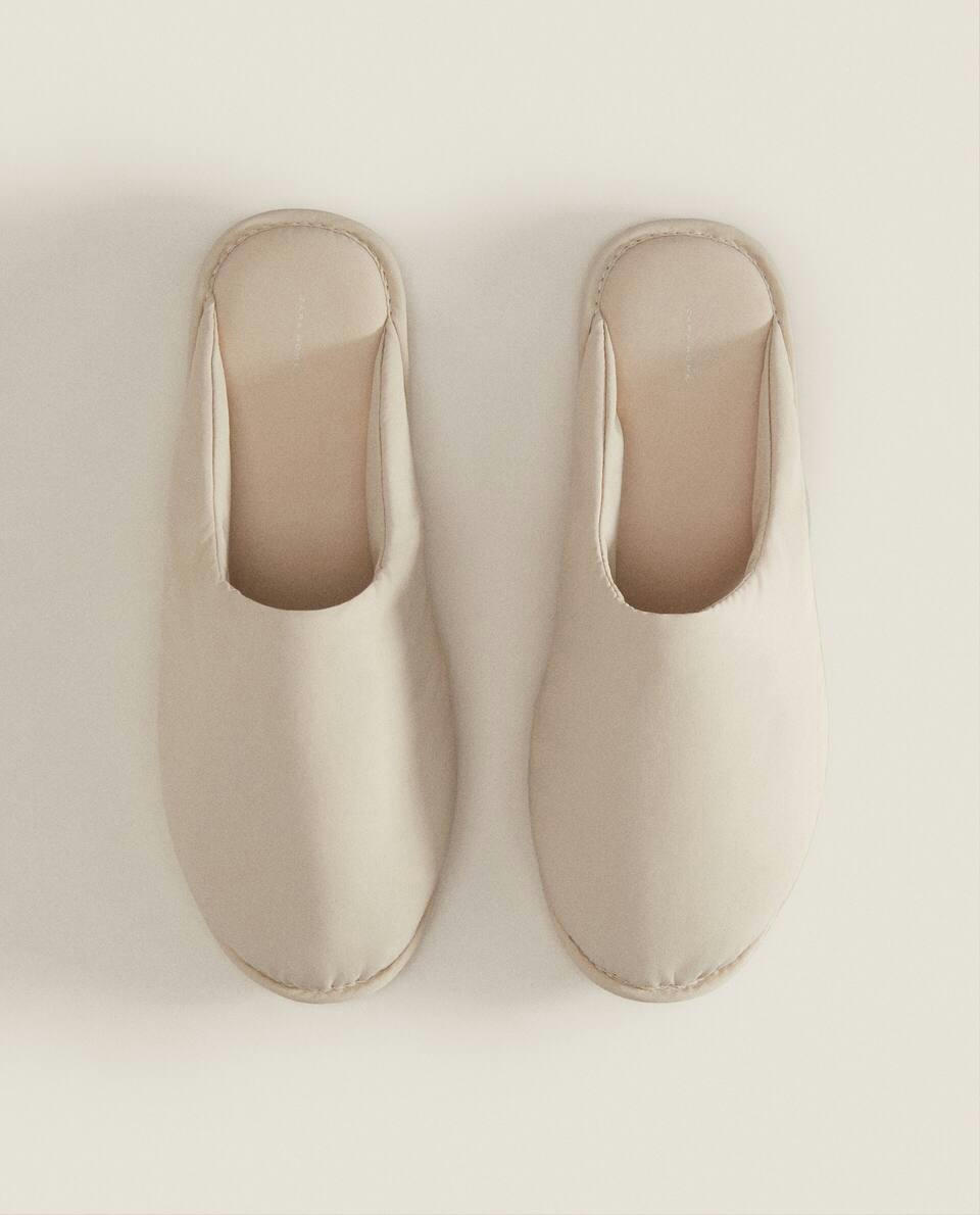 Mule slippers in technical material