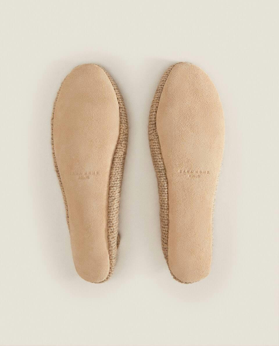 KNIT BALLERINAS