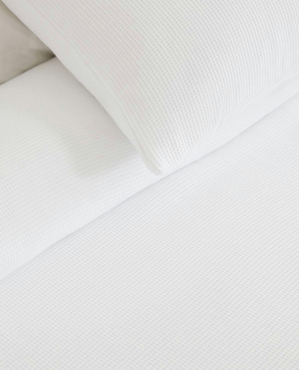 PIQUé BEDSPREAD
