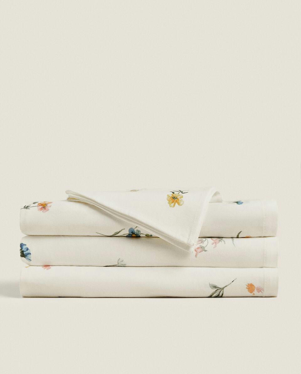 FLORAL PRINT TABLECLOTH