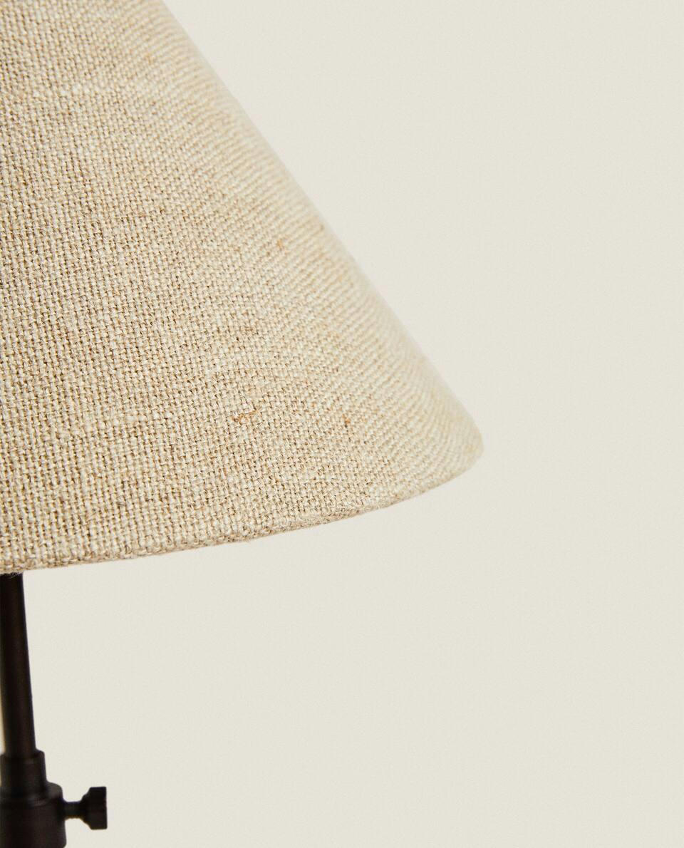METAL BASE LAMP WITH LINEN LAMPSHADE
