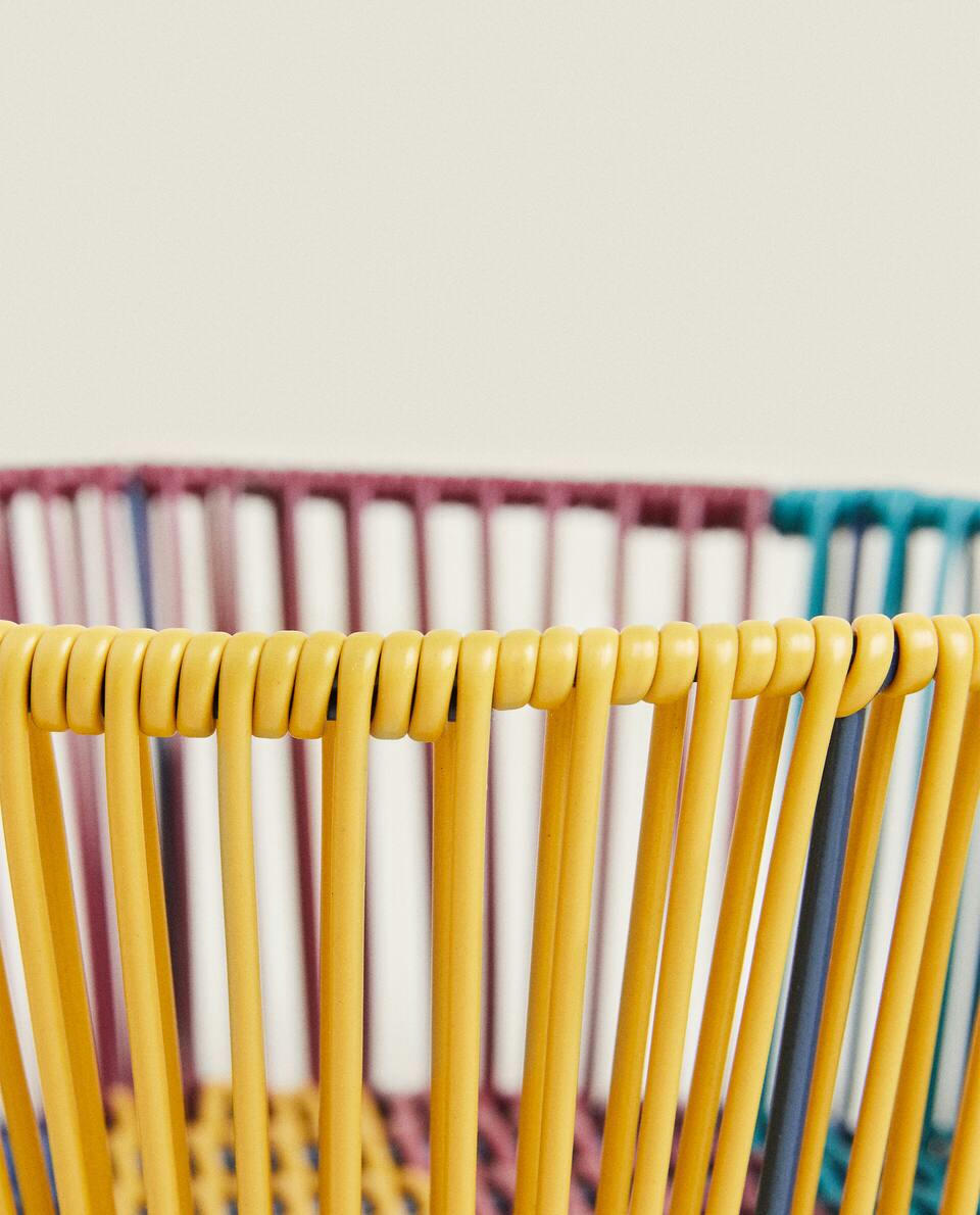 MULTICOLOURED ROUND WOVEN BASKET
