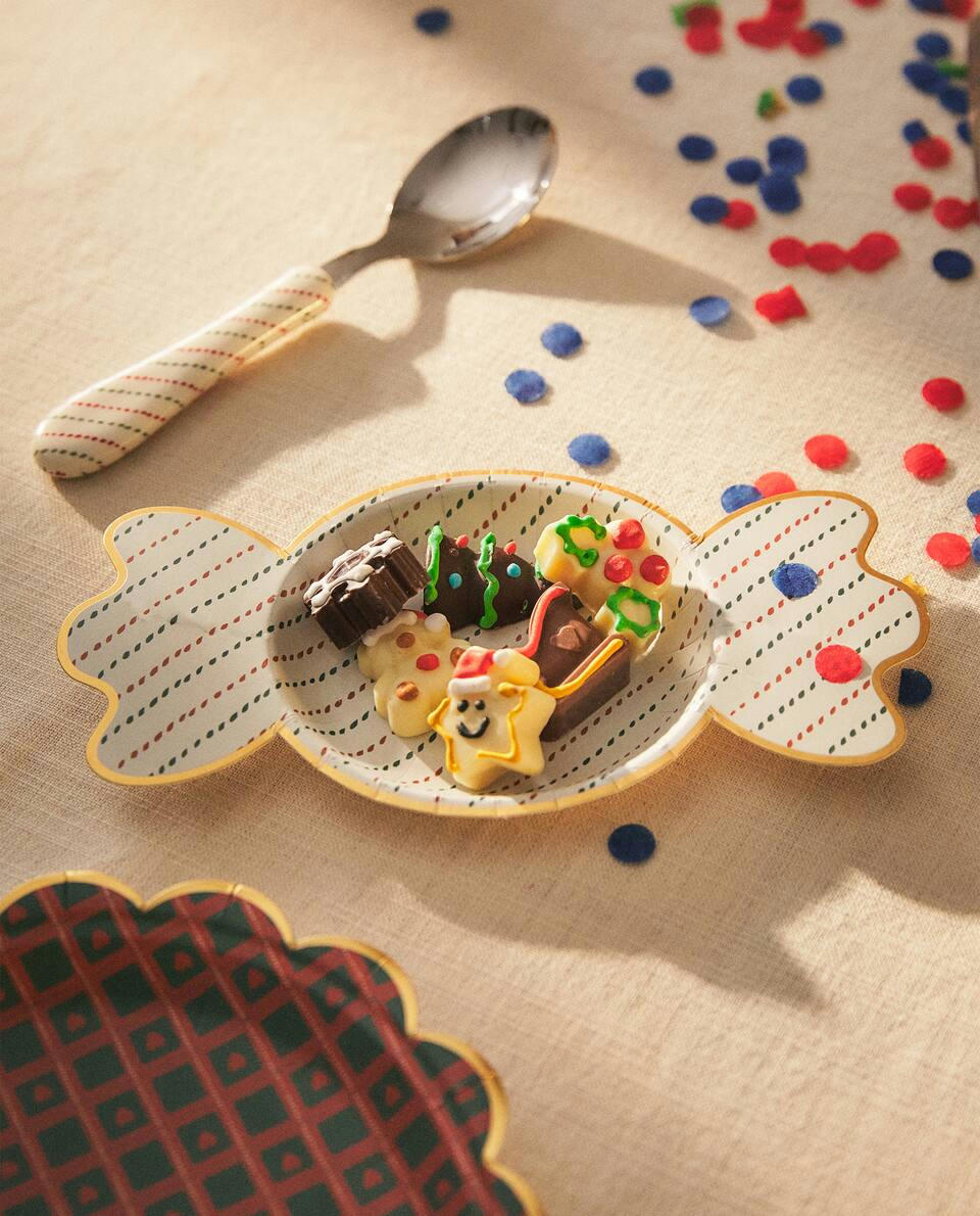 PACK OF CHILDREN’S CHRISTMAS CANDY PAPER BOWLS (PACK OF 12)