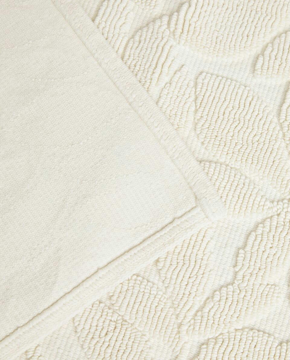 VEGETABLE JACQUARD BATH MAT