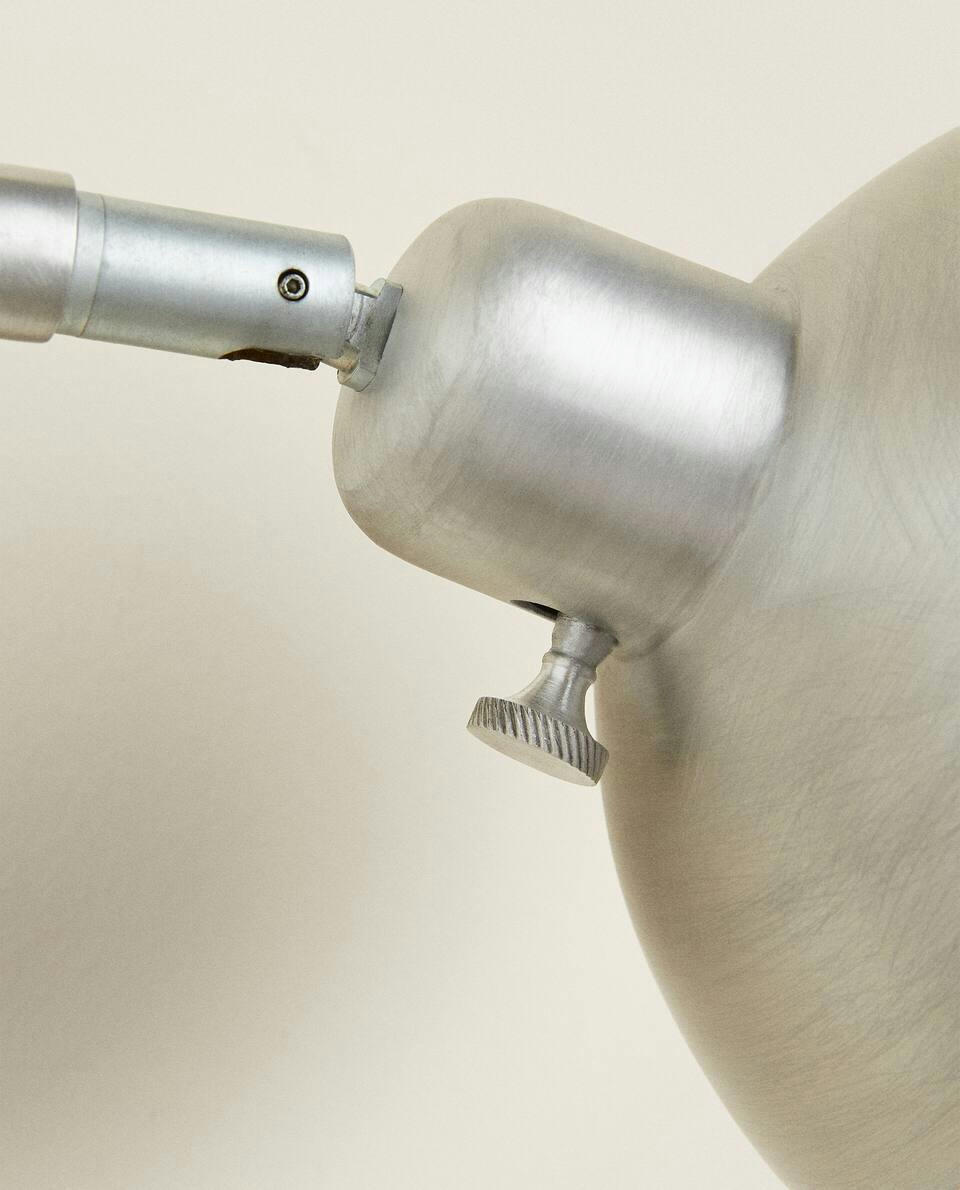 EXTENDABLE WALL LAMP